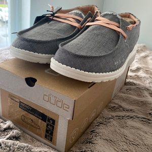 New! HEY DUDE! Women size 9